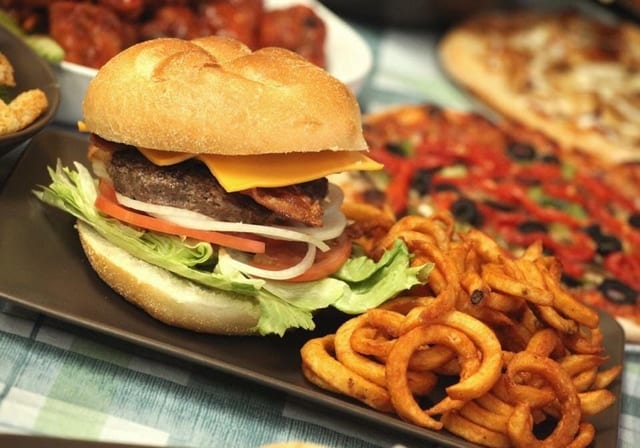 Cheese Burger Plain.